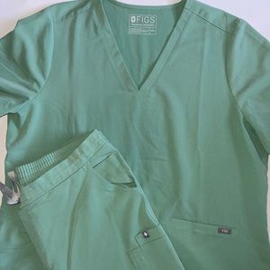 Women’s FIGS Scrub Set - TOP ONLY